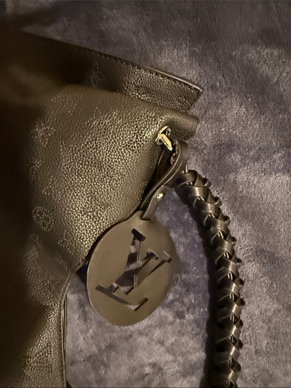 Classic Black Leather Shoulder Bag with silver Hardware - Picture 2 of 11